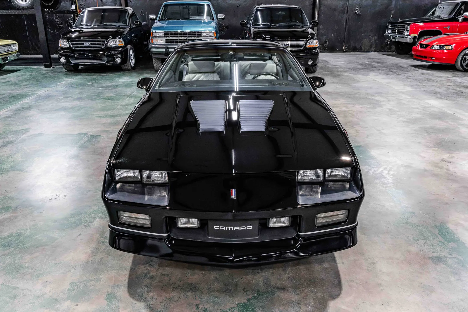 1987-Chevrolet-Camaro-Onyx Black-155823-40.jpg